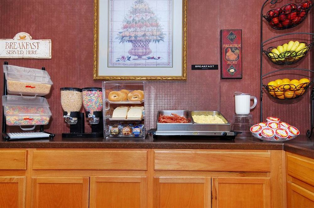 Super 8 By Wyndham San Antonio At I-10 Motel Bagian luar foto